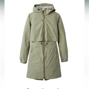 NWT LLBean Women’s Meridian Raincoat. Size XXS. Color Eucalyptus